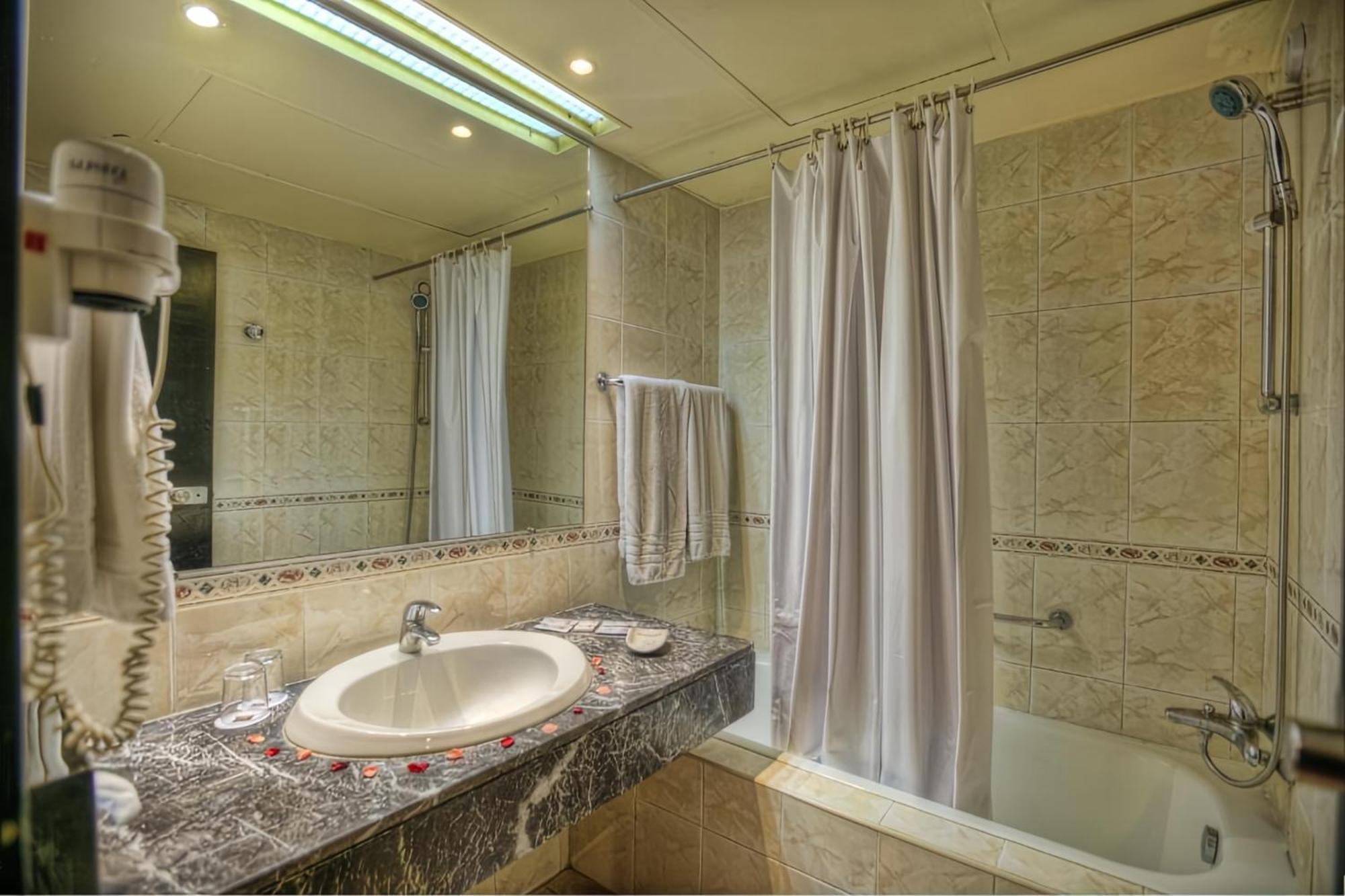 Hotel Le Semiramis Marrakech By Bravia Hotels Marakeş Dış mekan fotoğraf